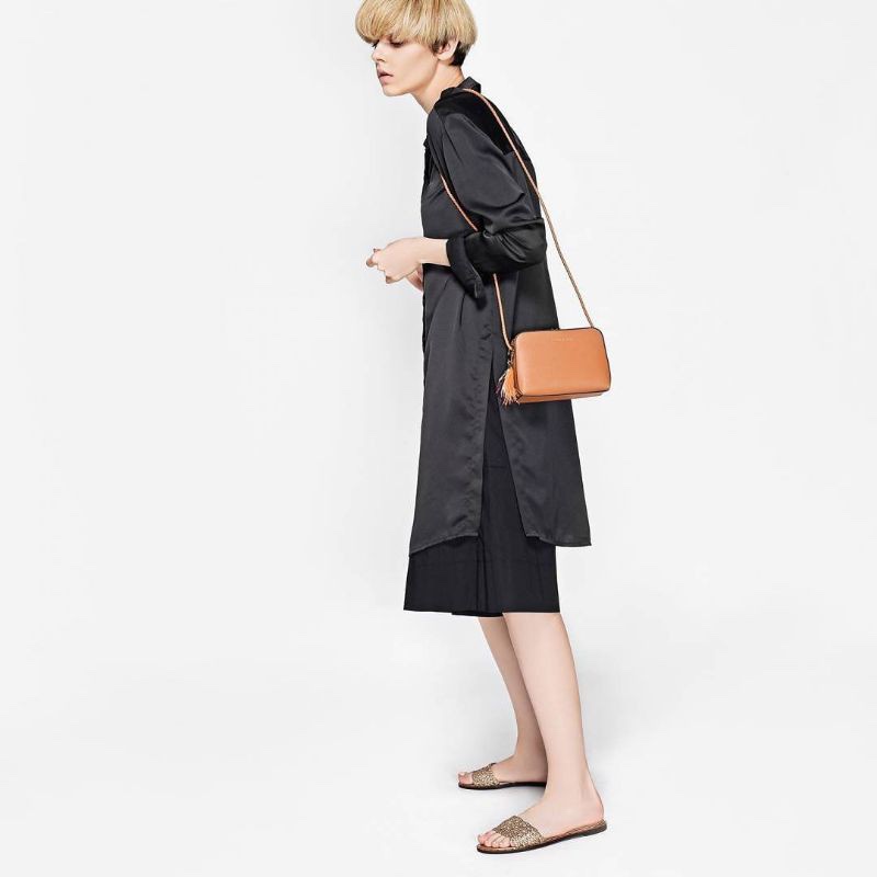 Charles & Keith 編織肩帶小方包 小CK-11