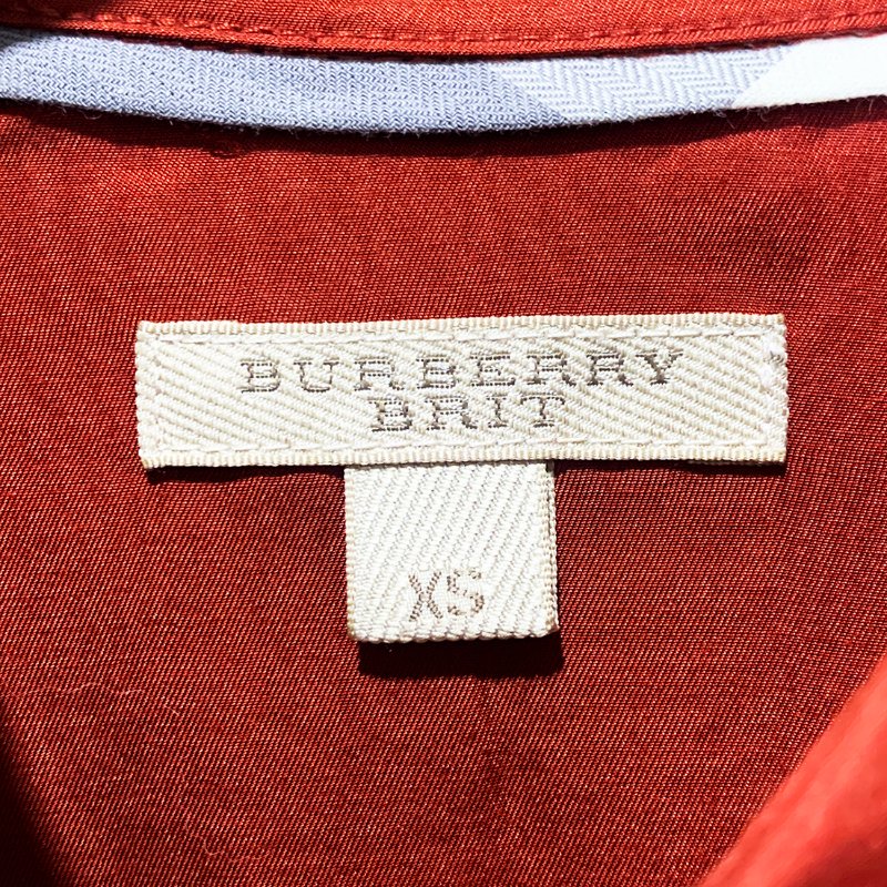 BURBERRY BRIT 波光蠶絲長袖襯衫 紅色 前口袋 品牌金屬鈕扣 柔軟舒適 長袖上衣【壽司羊羊】二手衣-1