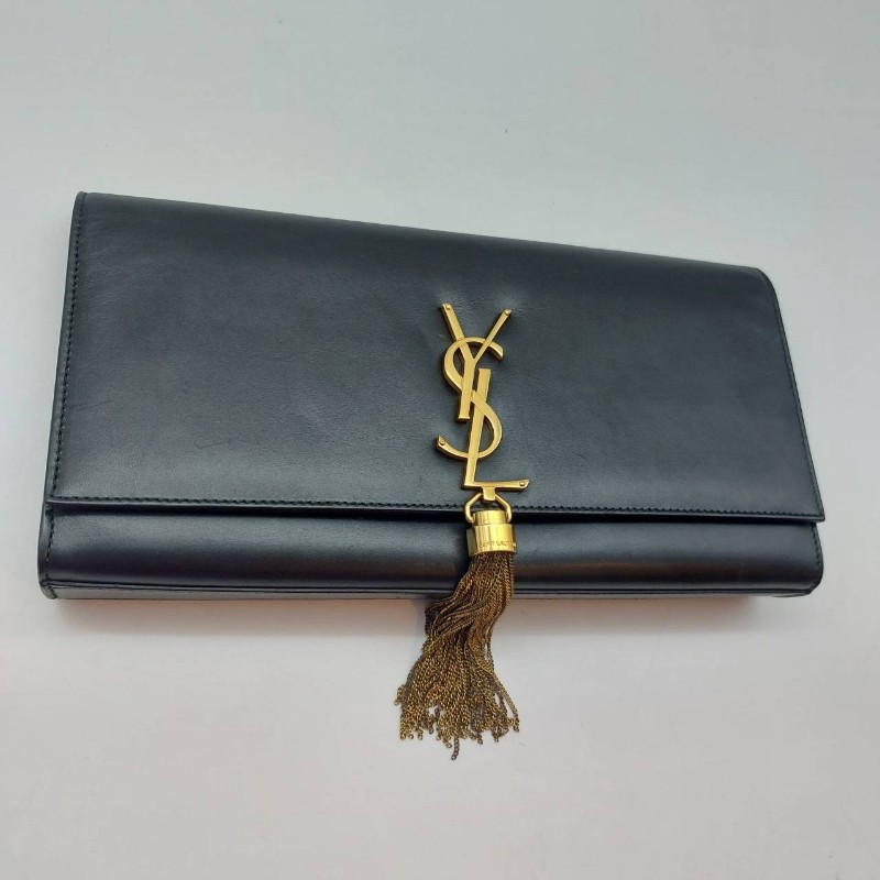 二手（有使用過痕跡）YSl 黑色牛皮晚宴手提包，
此晚宴手提包，採用吸扣開合，SAINTLAURENT PARIS標誌。
MONOGRAM SAINT LAURENT手拿袋，綴以互鎖金屬YSL標誌。-56