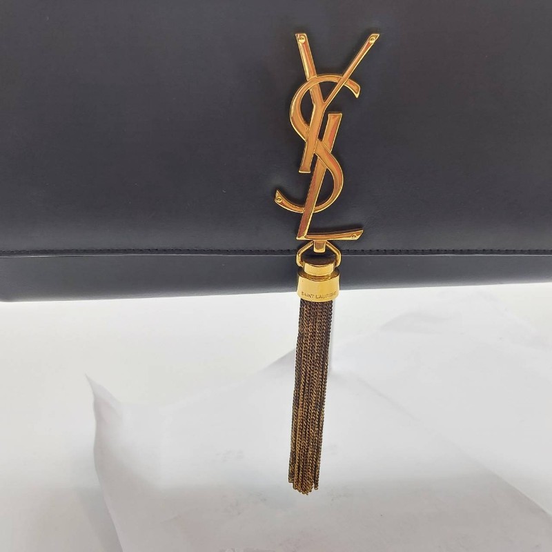 二手（有使用過痕跡）YSl 黑色牛皮晚宴手提包，
此晚宴手提包，採用吸扣開合，SAINTLAURENT PARIS標誌。
MONOGRAM SAINT LAURENT手拿袋，綴以互鎖金屬YSL標誌。-59