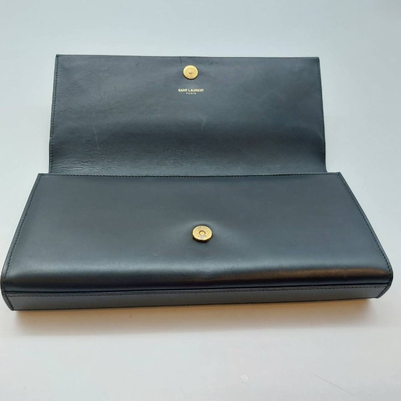 二手（有使用過痕跡）YSl 黑色牛皮晚宴手提包，
此晚宴手提包，採用吸扣開合，SAINTLAURENT PARIS標誌。
MONOGRAM SAINT LAURENT手拿袋，綴以互鎖金屬YSL標誌。-63