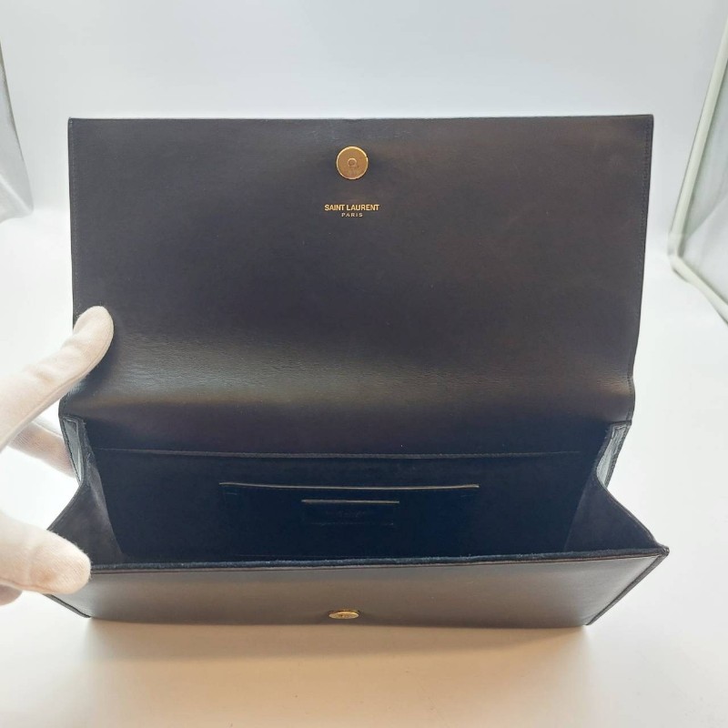 二手（有使用過痕跡）YSl 黑色牛皮晚宴手提包，
此晚宴手提包，採用吸扣開合，SAINTLAURENT PARIS標誌。
MONOGRAM SAINT LAURENT手拿袋，綴以互鎖金屬YSL標誌。-64