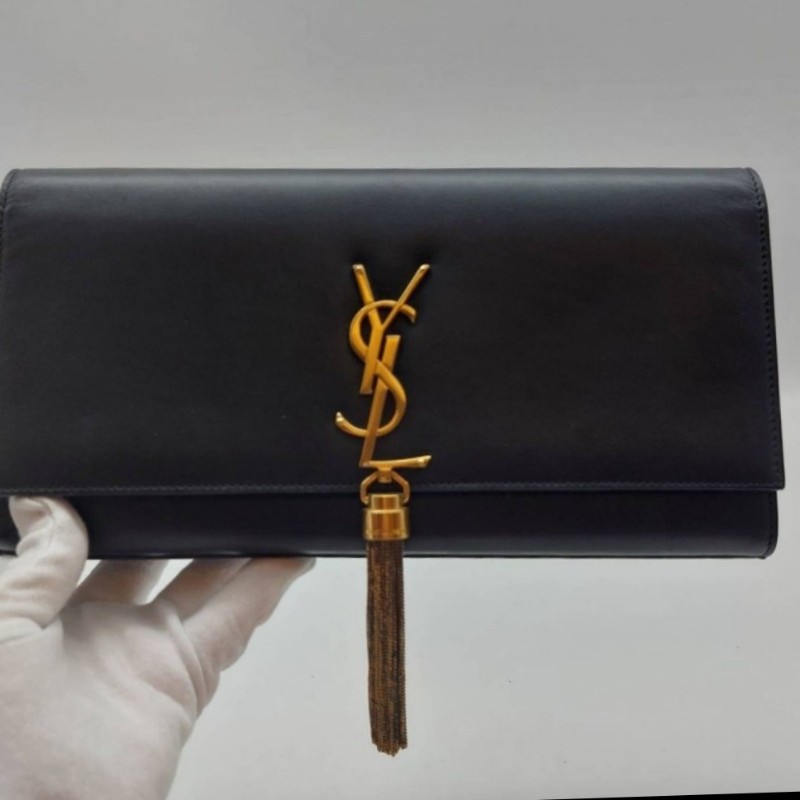 二手（有使用過痕跡）YSl 黑色牛皮晚宴手提包，
此晚宴手提包，採用吸扣開合，SAINTLAURENT PARIS標誌。
MONOGRAM SAINT LAURENT手拿袋，綴以互鎖金屬YSL標誌。-1