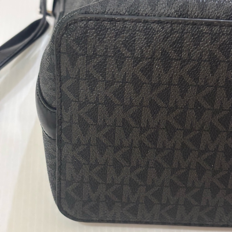 Michael Kors MK 水桶包 牛皮 防刮皮革 斜背 肩背 側背 滿版 運動 休閒-0