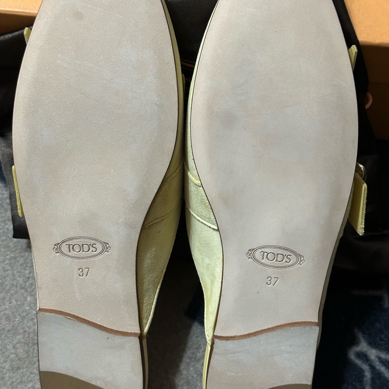 TODS 含羞草黃半拖-3