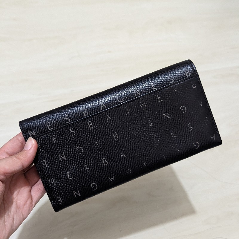 【agnes b.】滿版字母 荔枝紋長夾 黑色-5