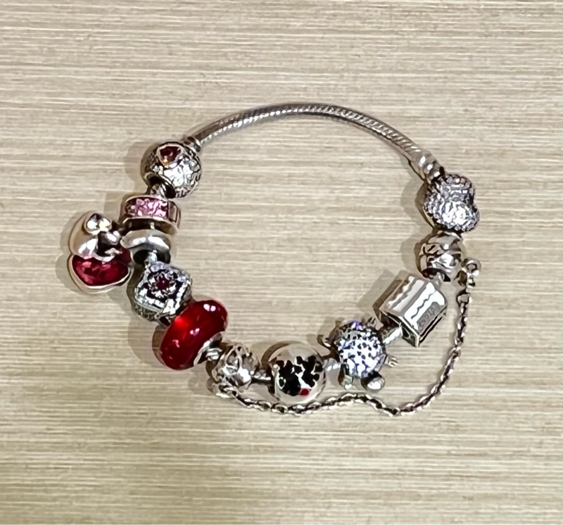Pandora moments愛心手鍊+9款吊飾（可單獨賣）-0