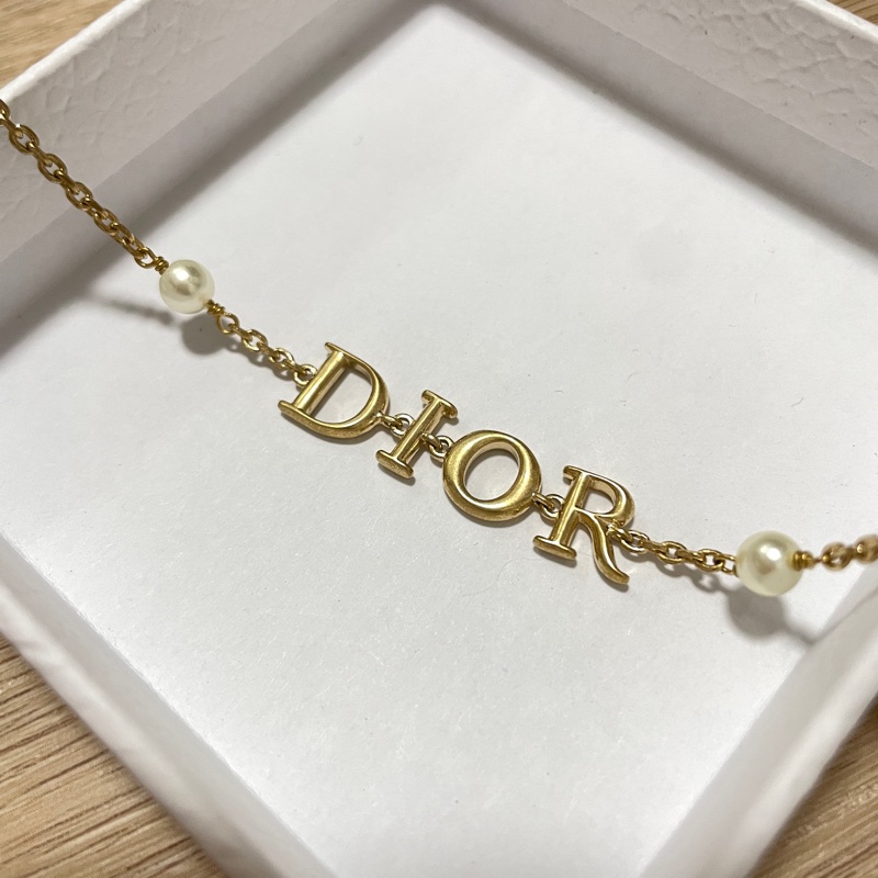 DIOR EVOLUTION 字母手鍊 珍珠手鍊 復古風 字母logo 金色 飾品-0