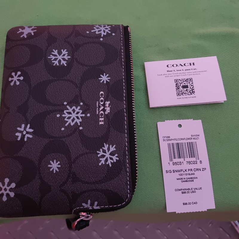 Coach 聖誕節限定黑色雪花小手拿-5