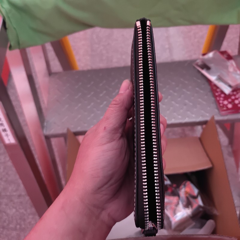 Coach 聖誕節限定黑色雪花小手拿-7