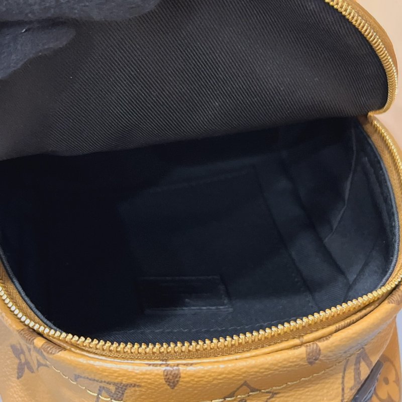 Louis Vuitton LV 老花字紋 雙色 迷小後背包/肩背包-8