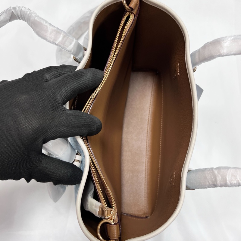 Coach mollie 25 全新未使用-9.5成新-1