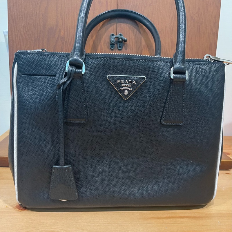 近新真品🏅️Prada限定款 稀有內裏全皮X防刮牛皮白色滾邊❤️市面稀少全牛皮美品-0