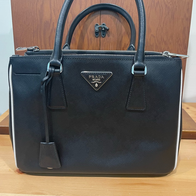 近新真品🏅️Prada限定款 稀有內裏全皮X防刮牛皮白色滾邊❤️市面稀少全牛皮美品-1