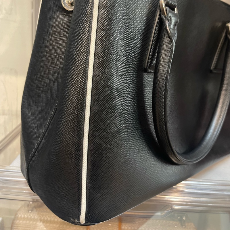 近新真品🏅️Prada限定款 稀有內裏全皮X防刮牛皮白色滾邊❤️市面稀少全牛皮美品-2