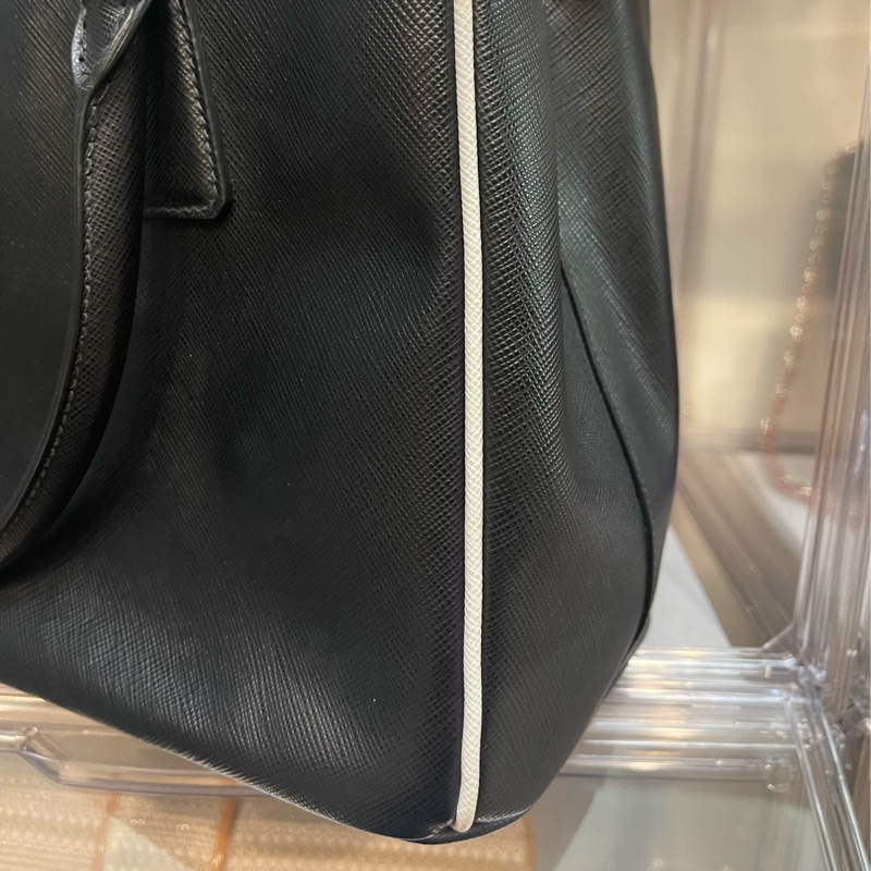 近新真品🏅️Prada限定款 稀有內裏全皮X防刮牛皮白色滾邊❤️市面稀少全牛皮美品-3