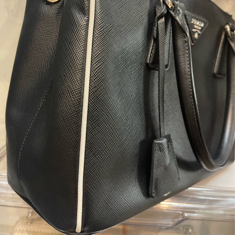 近新真品🏅️Prada限定款 稀有內裏全皮X防刮牛皮白色滾邊❤️市面稀少全牛皮美品-4