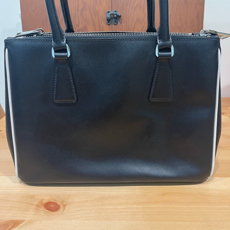 近新真品🏅️Prada限定款 稀有內裏全皮X防刮牛皮白色滾邊❤️市面稀少全牛皮美品-6