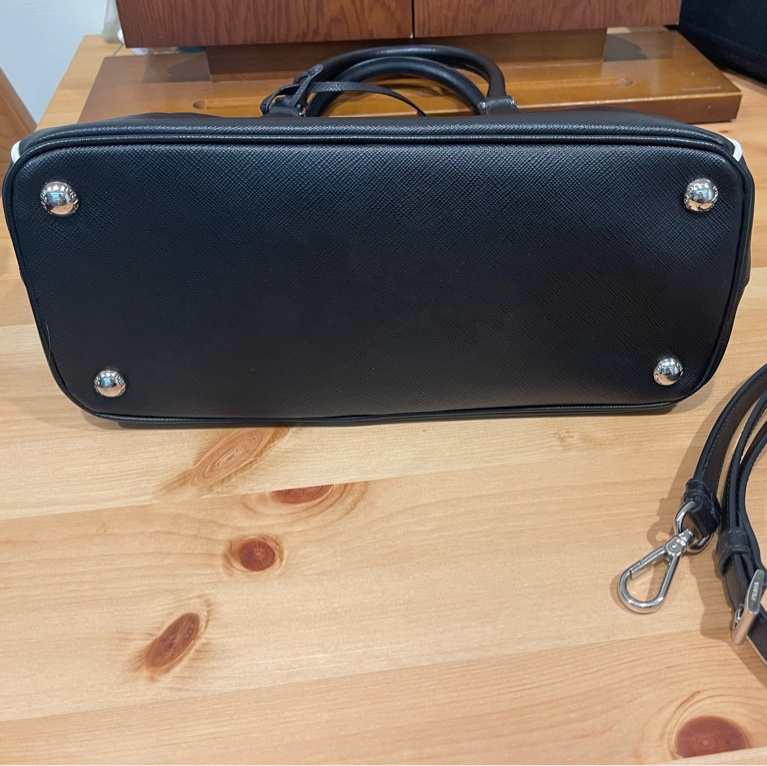 近新真品🏅️Prada限定款 稀有內裏全皮X防刮牛皮白色滾邊❤️市面稀少全牛皮美品-7