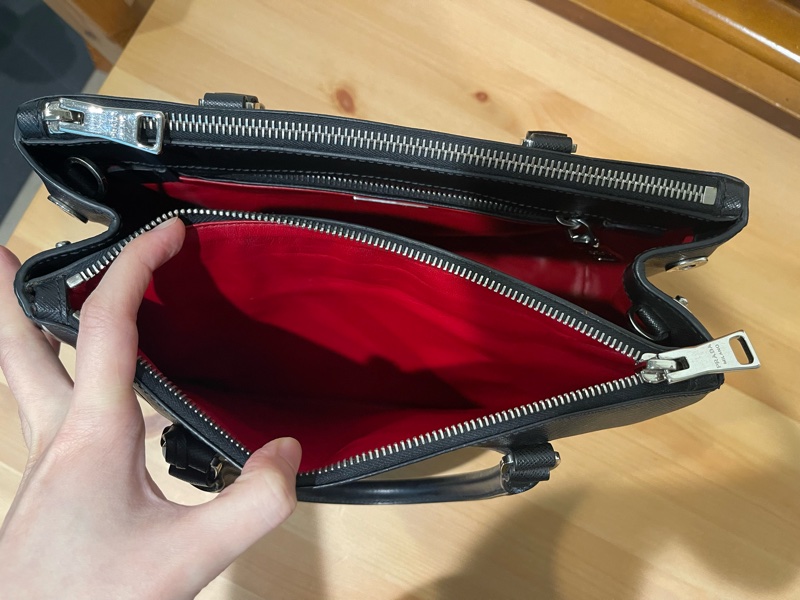 近新真品🏅️Prada限定款 稀有內裏全皮X防刮牛皮白色滾邊❤️市面稀少全牛皮美品-9