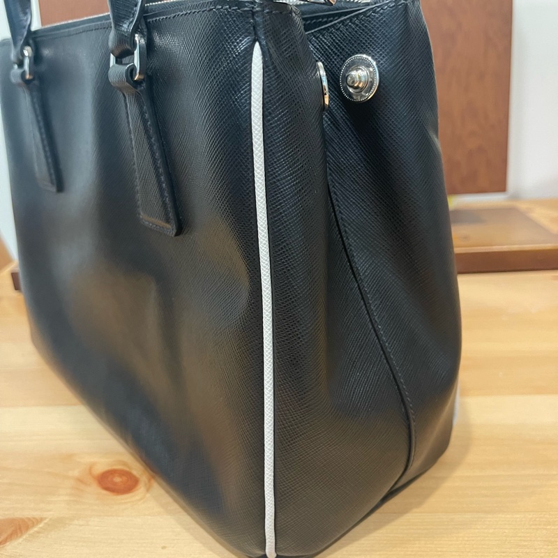 近新真品🏅️Prada限定款 稀有內裏全皮X防刮牛皮白色滾邊❤️市面稀少全牛皮美品-16