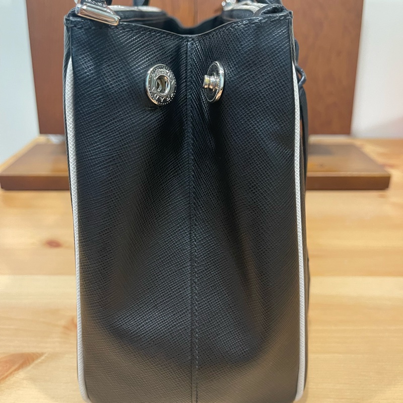 近新真品🏅️Prada限定款 稀有內裏全皮X防刮牛皮白色滾邊❤️市面稀少全牛皮美品-18