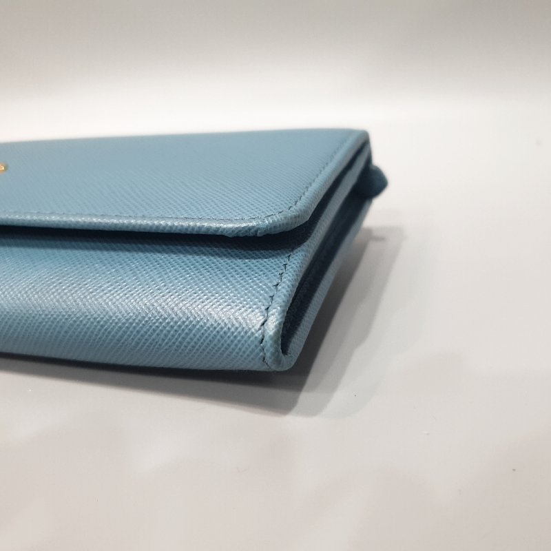 PRADA 水藍色 防刮皮 金釦 二折長夾/皮夾-2