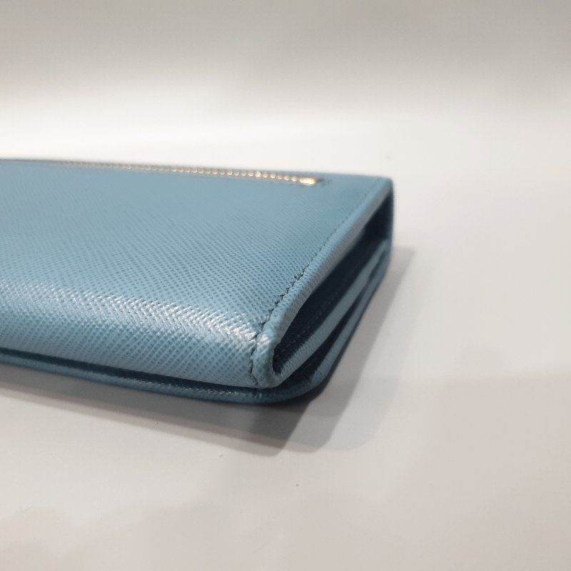 PRADA 水藍色 防刮皮 金釦 二折長夾/皮夾-4