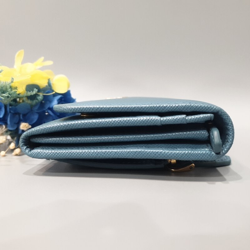 PRADA 水藍色 防刮皮 金釦 二折長夾/皮夾-7