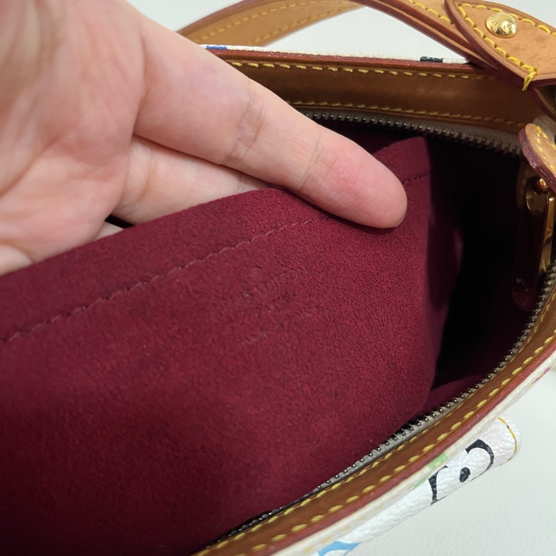 LV 村上隆白彩腋下包-16