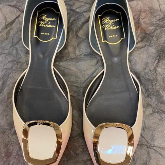 Roger Vivier 絕美的漸層方釦平底鞋-0