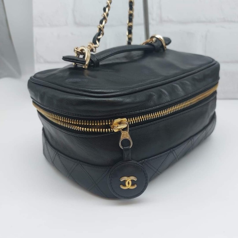 真品Chanel香奈兒黑色羊皮化妝包， 手提包，大斜背包，chanel  斜背包 手提包雙用，非常實用。-1