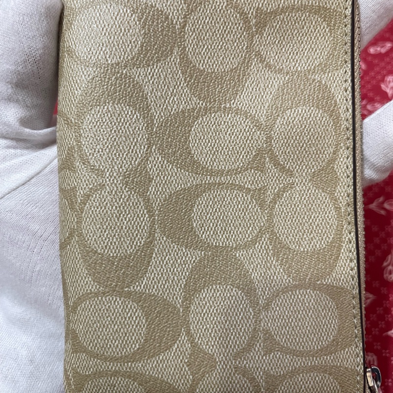 (已售出)COACH淺卡粉紅PVC小手拿包母親節禮物首選-8