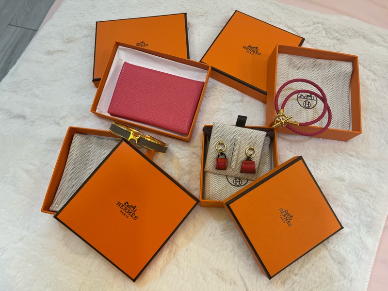 現貨商品 全新商品 台灣購證 Hermes 經典H大象灰皮革手環 尺寸T2-1