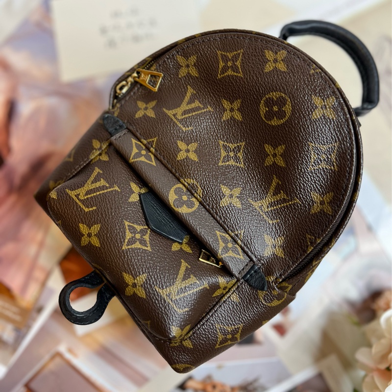 （保留中）⚠️限時特價🉐️極新✨LV mini 後背包 小書包-6