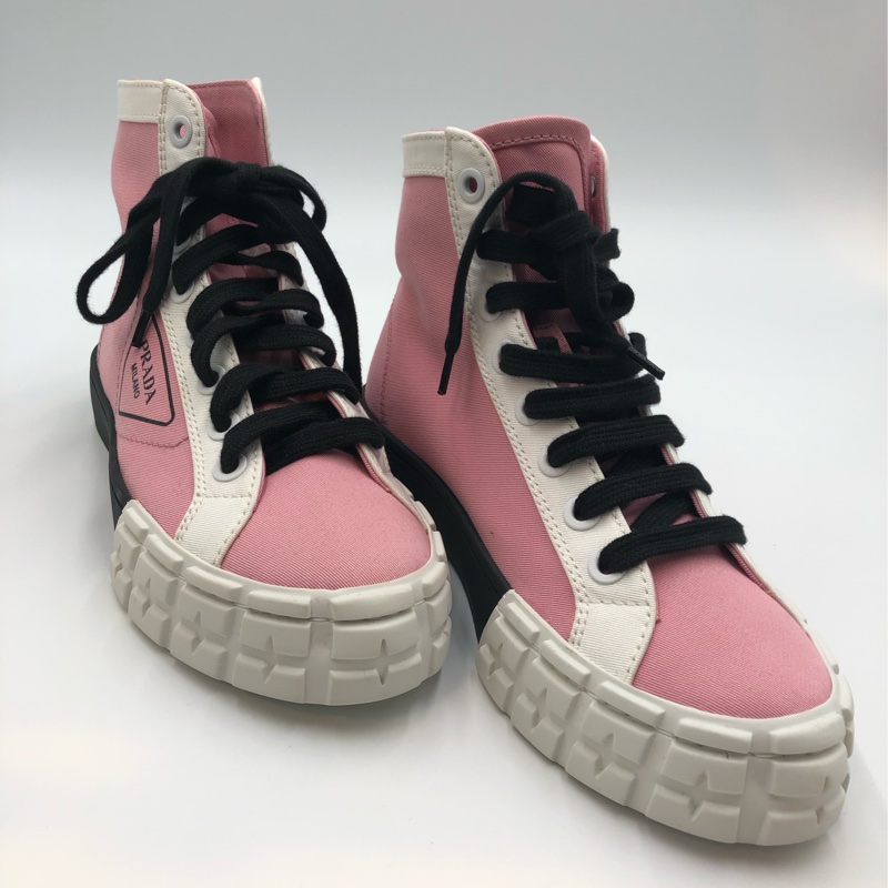 Prada 粉紅餅乾鞋-2