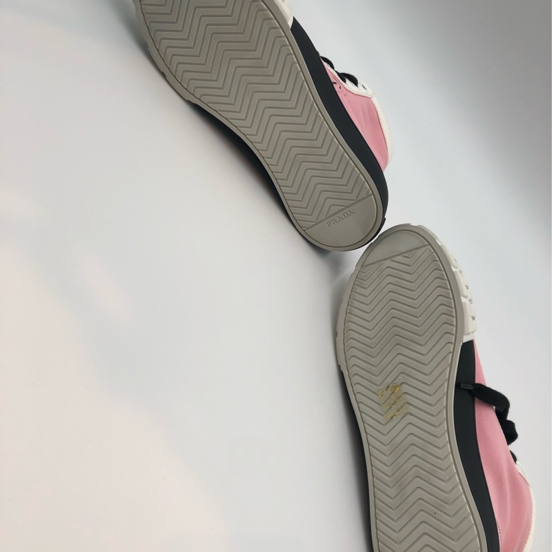 Prada 粉紅餅乾鞋-3