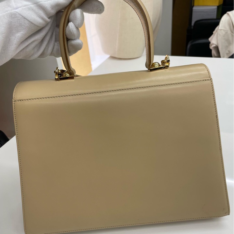 💚降價不留💚Ferragamo 經典博物館奶茶色中號-3