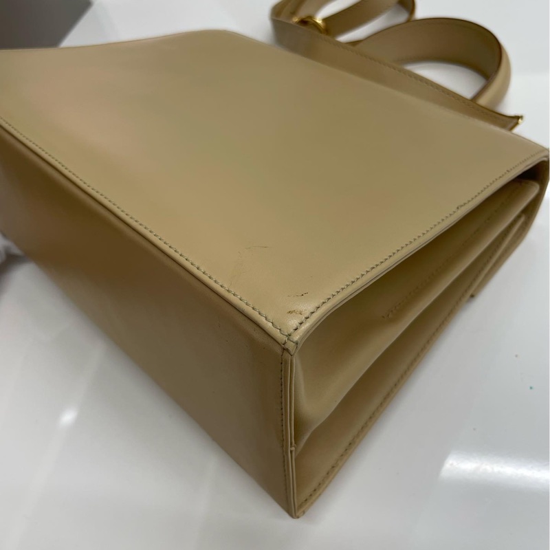 💚降價不留💚Ferragamo 經典博物館奶茶色中號-8