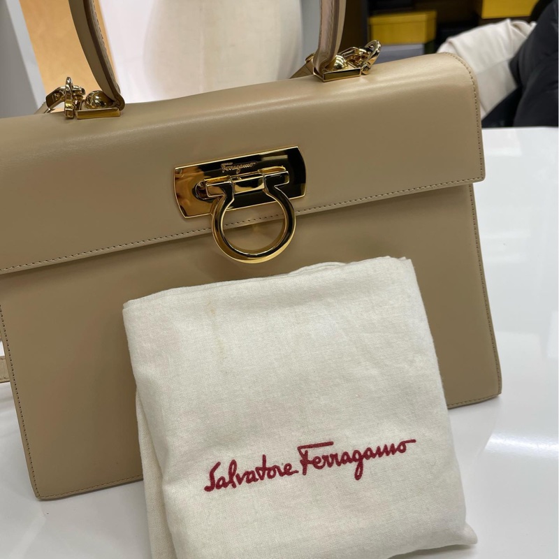 💚降價不留💚Ferragamo 經典博物館奶茶色中號-20
