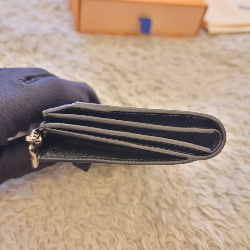 LV 黑棋盤格短夾 芯片款-10