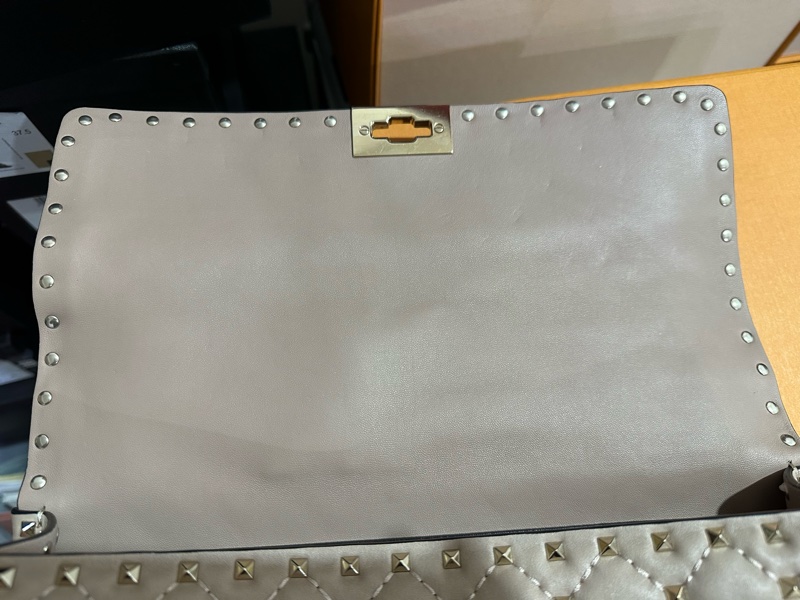 Valentino Rockstud Spike裸色鉚釘包(大款)-3