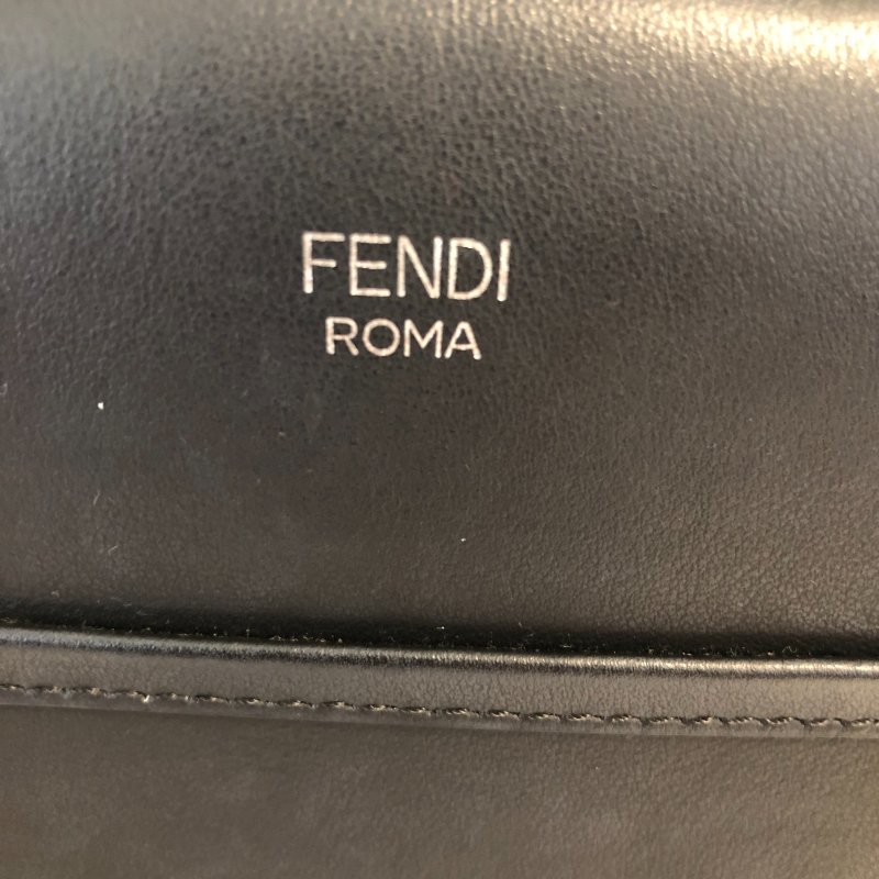 Fendi Runaway Tote (中號) 黑色-8