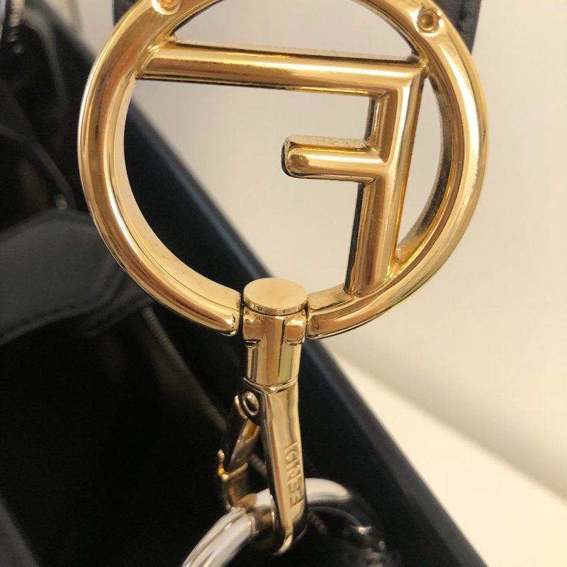 Fendi Runaway Tote (中號) 黑色-13