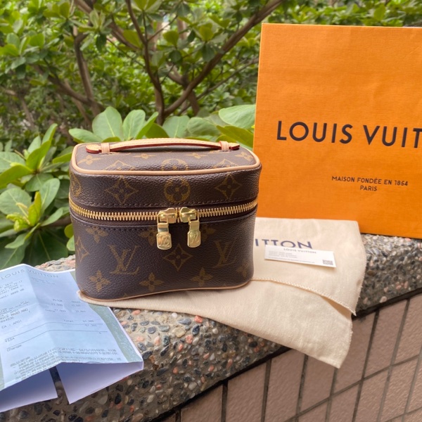 全新LOUIS VUITTON LV字紋老花拉鍊迷你化妝箱包手提包 M44936 NICE NANO-0