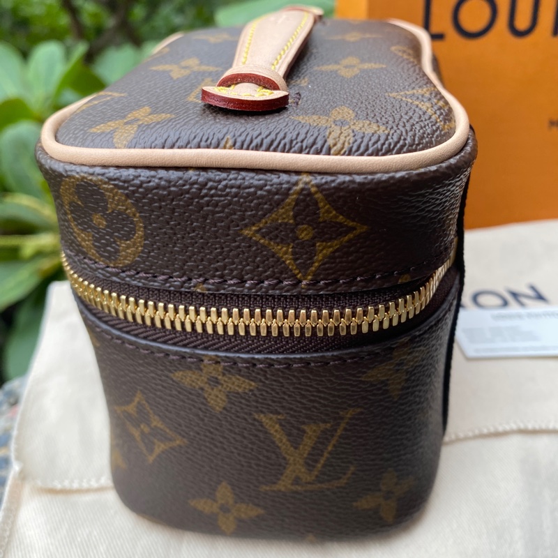 全新LOUIS VUITTON LV字紋老花拉鍊迷你化妝箱包手提包 M44936 NICE NANO-1