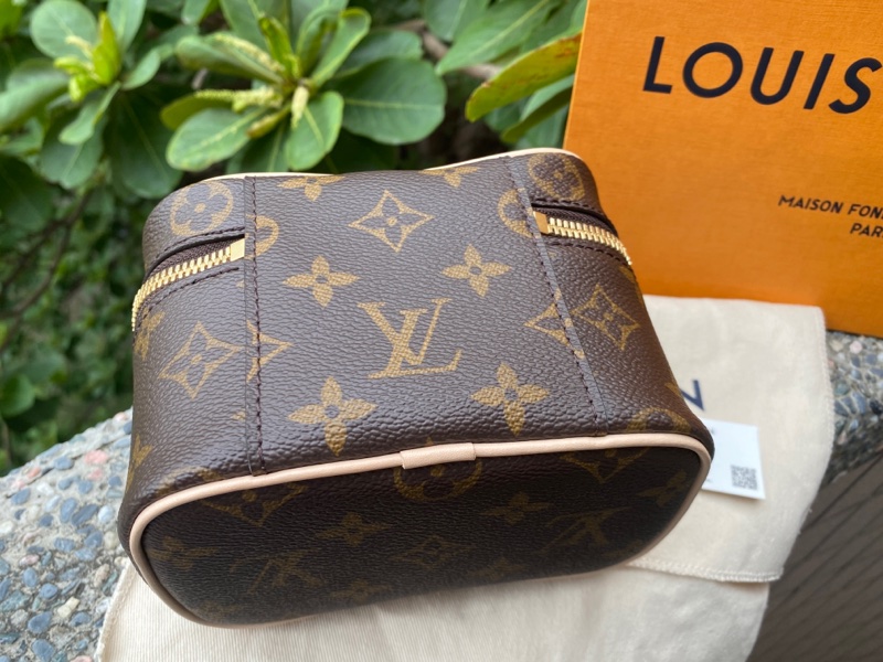 全新LOUIS VUITTON LV字紋老花拉鍊迷你化妝箱包手提包 M44936 NICE NANO-9
