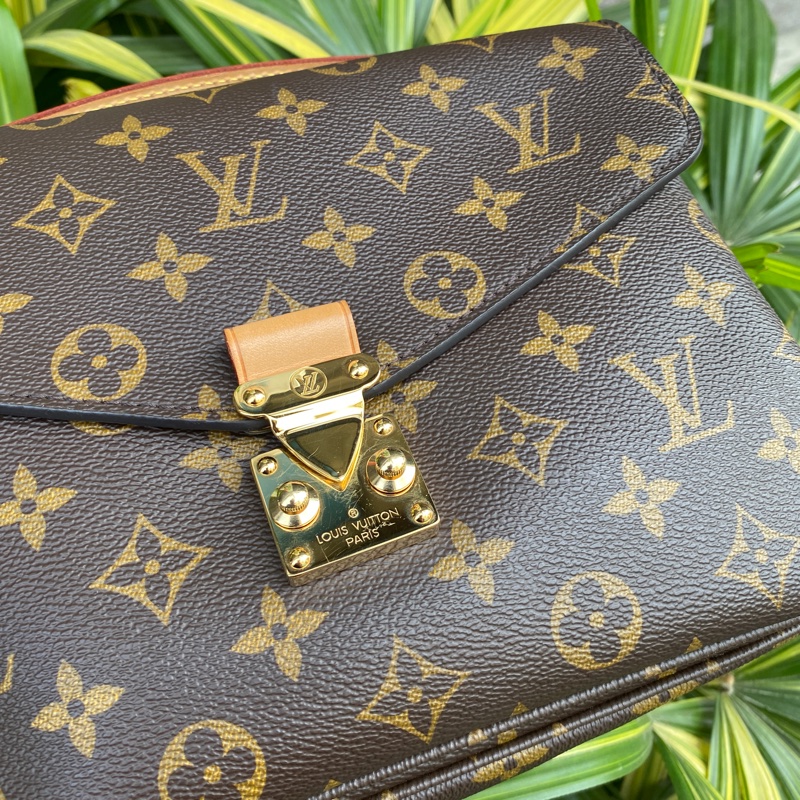 「已售出」二手真品LV原花POCHETTE METIS郵差包M44875大缺貨款-6