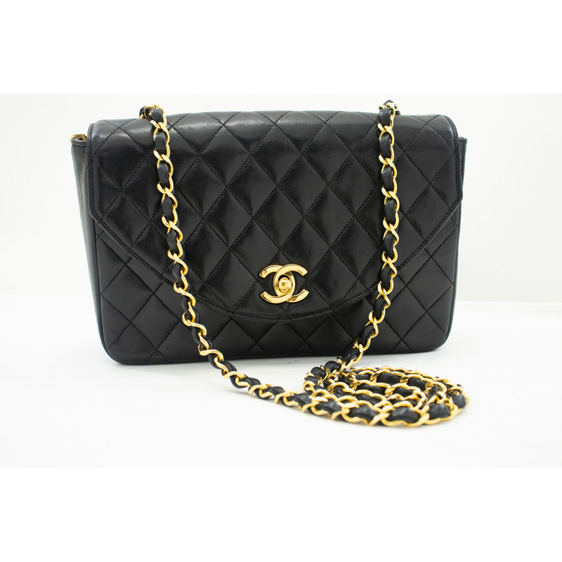 【日本直送】CHANEL 半月形鏈條單肩包黑色絎縫翻蓋小羊皮-1