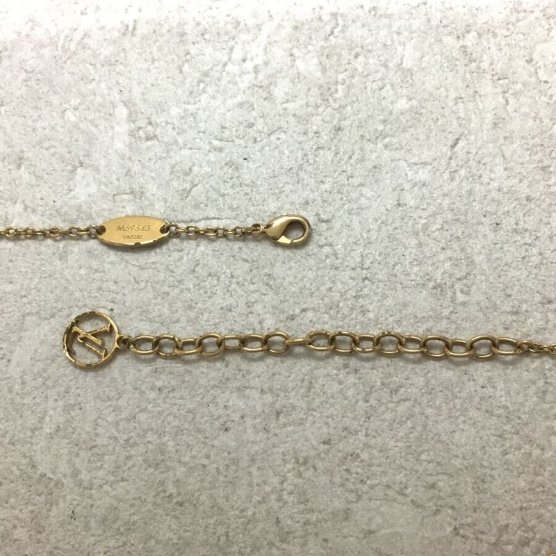 LOUIS VUITTON路易威登LV標誌字母立體雕刻圓形鏤空金色吊墜項鍊 項鏈-4